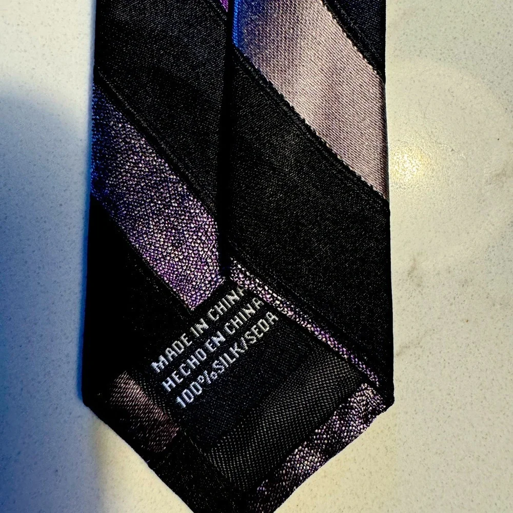 Claiborne Men's Silk Necktie Purple Lavender Black Striped 60